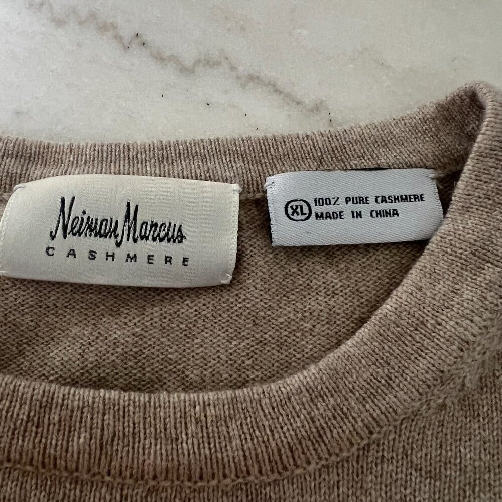 $395 VINTAGE Neiman Marcus XL Cashmere Sweater Taupe Soft Classic Preppy 2004 - Picture 2 of 7